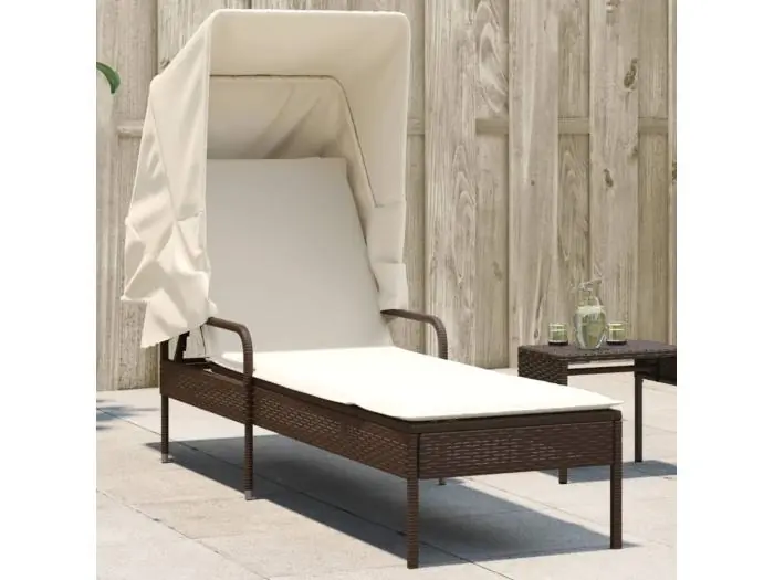 Bruine chaise longue van kunstharsriet met baldakijn